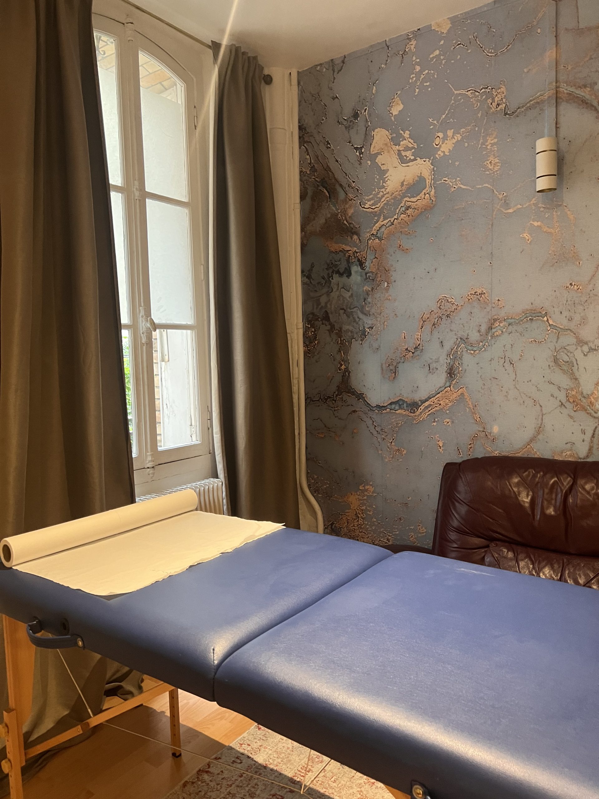 Espace d’écoute thérapeutique discret et confortable dans le Cabinet du Fond